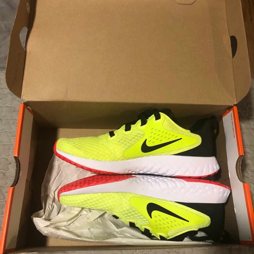 Nike Legend React Running Sneakers NIB